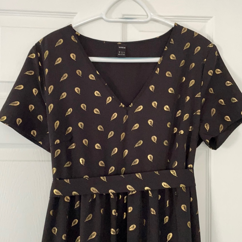 Maternity dress. Floor length. Black with gold leaf pattern. Size M